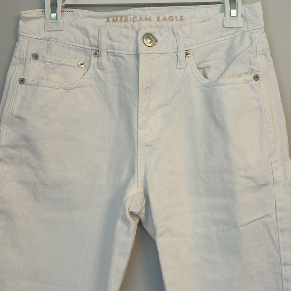 American Eagle White 90s Straight Distressed Jean Size 2 - Picture 5 of 7